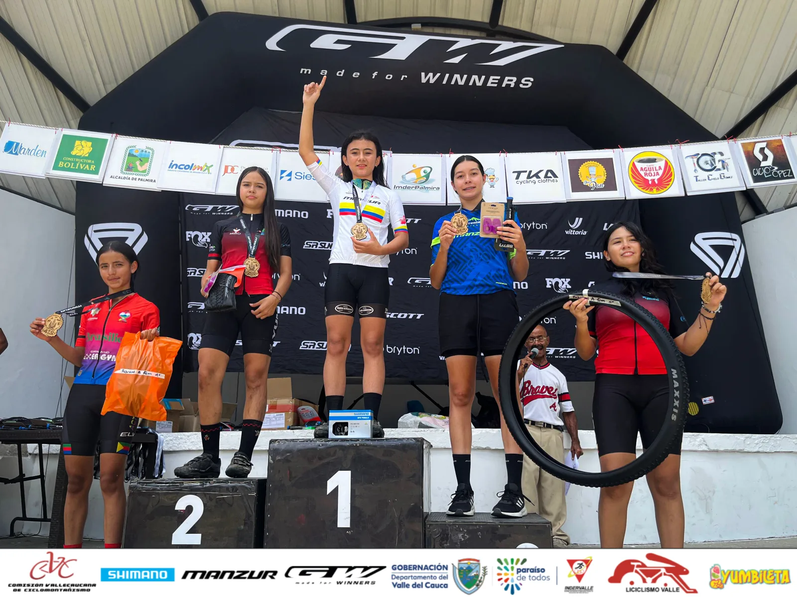 Podio de Prejuvenil A Femenina en Palmira, con Mariana Coronado y Isabel Quiñones entre las premiadas
