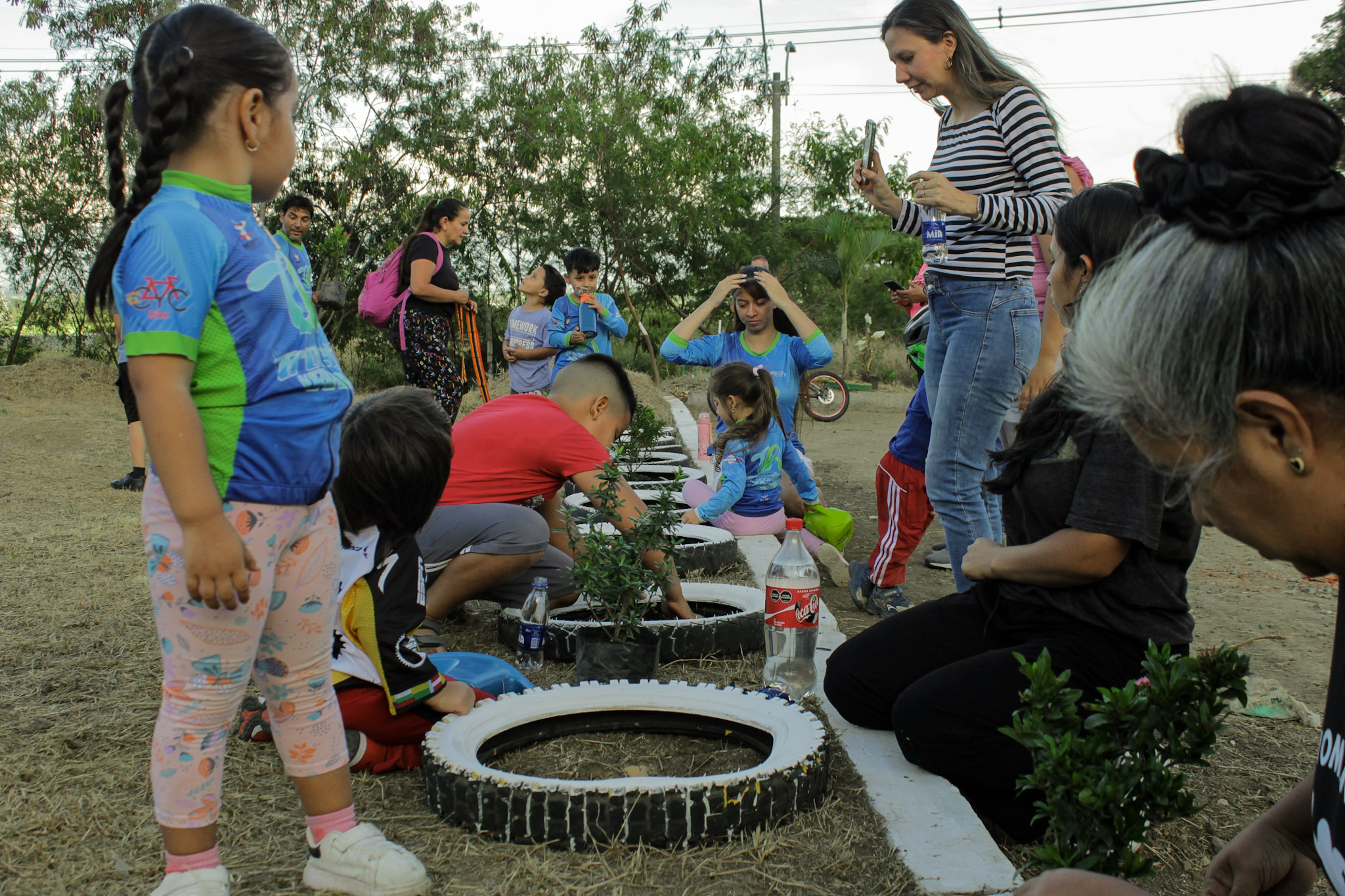 Sembratón en el Pump Track: Trocha y Ruta celebra el Día de la Tierra con 23 árboles — foto 4 de 16
