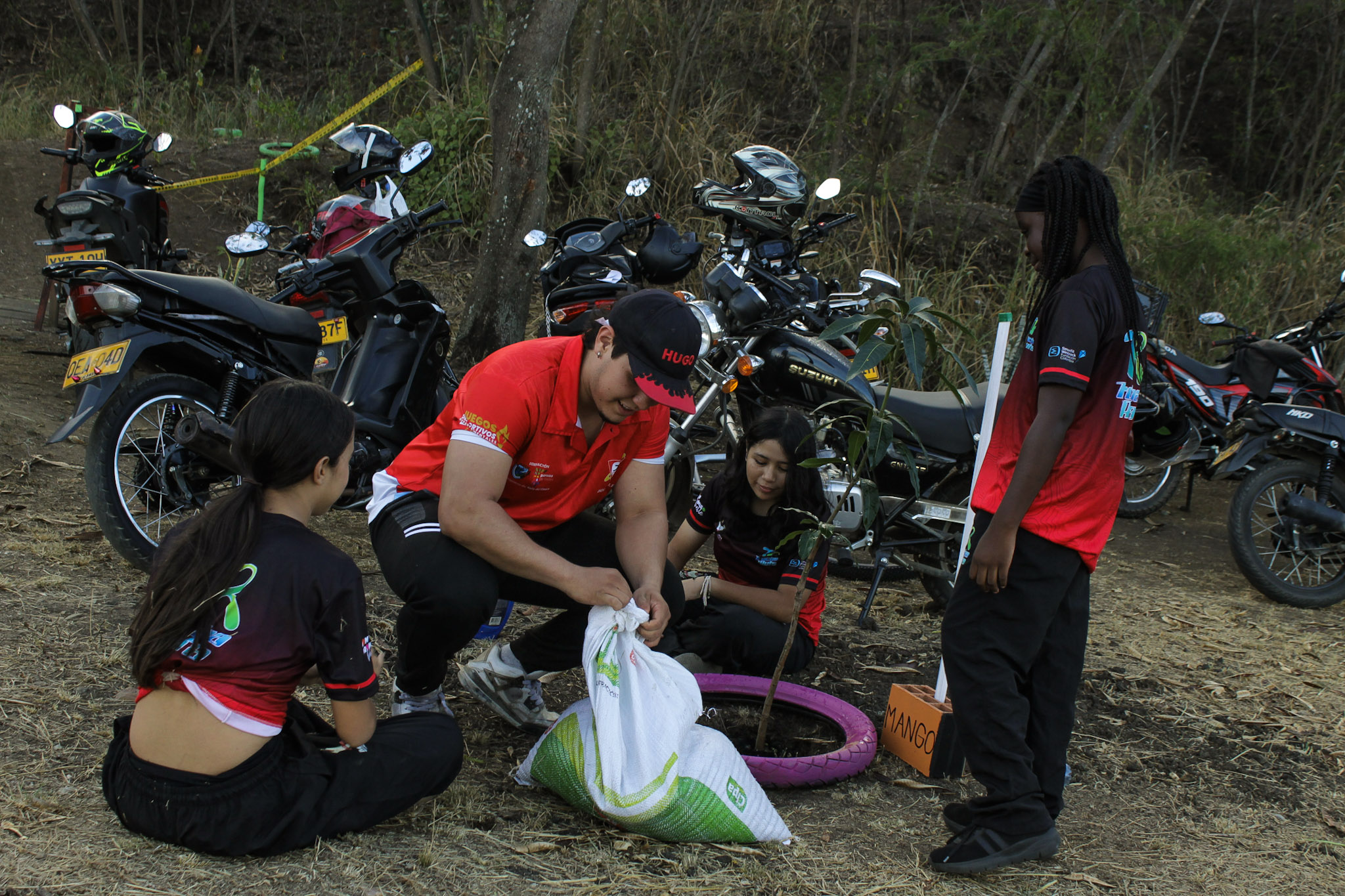 Sembratón en el Pump Track: Trocha y Ruta celebra el Día de la Tierra con 23 árboles — foto 7 de 16