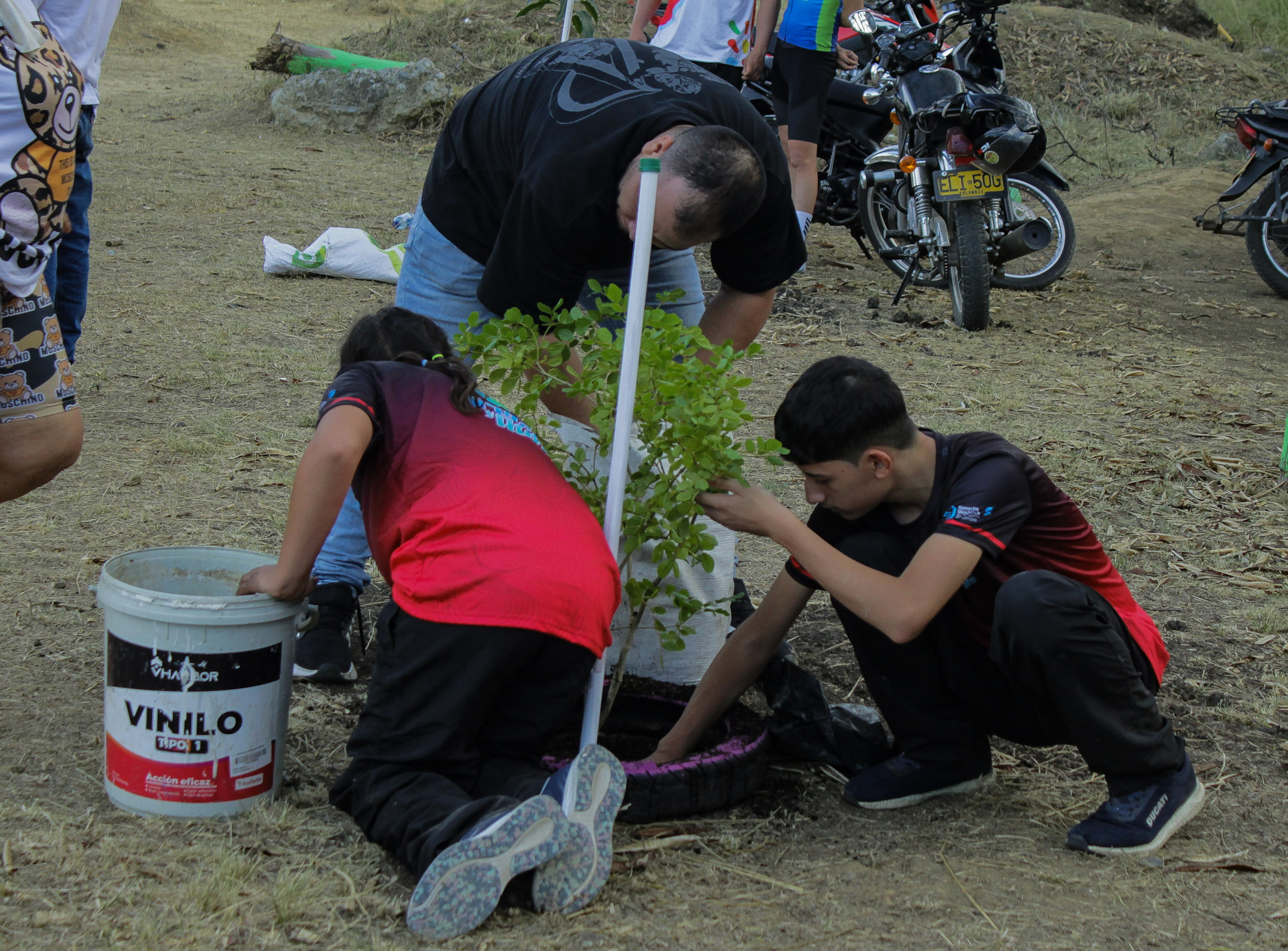 Sembratón en el Pump Track: Trocha y Ruta celebra el Día de la Tierra con 23 árboles — foto 10 de 16