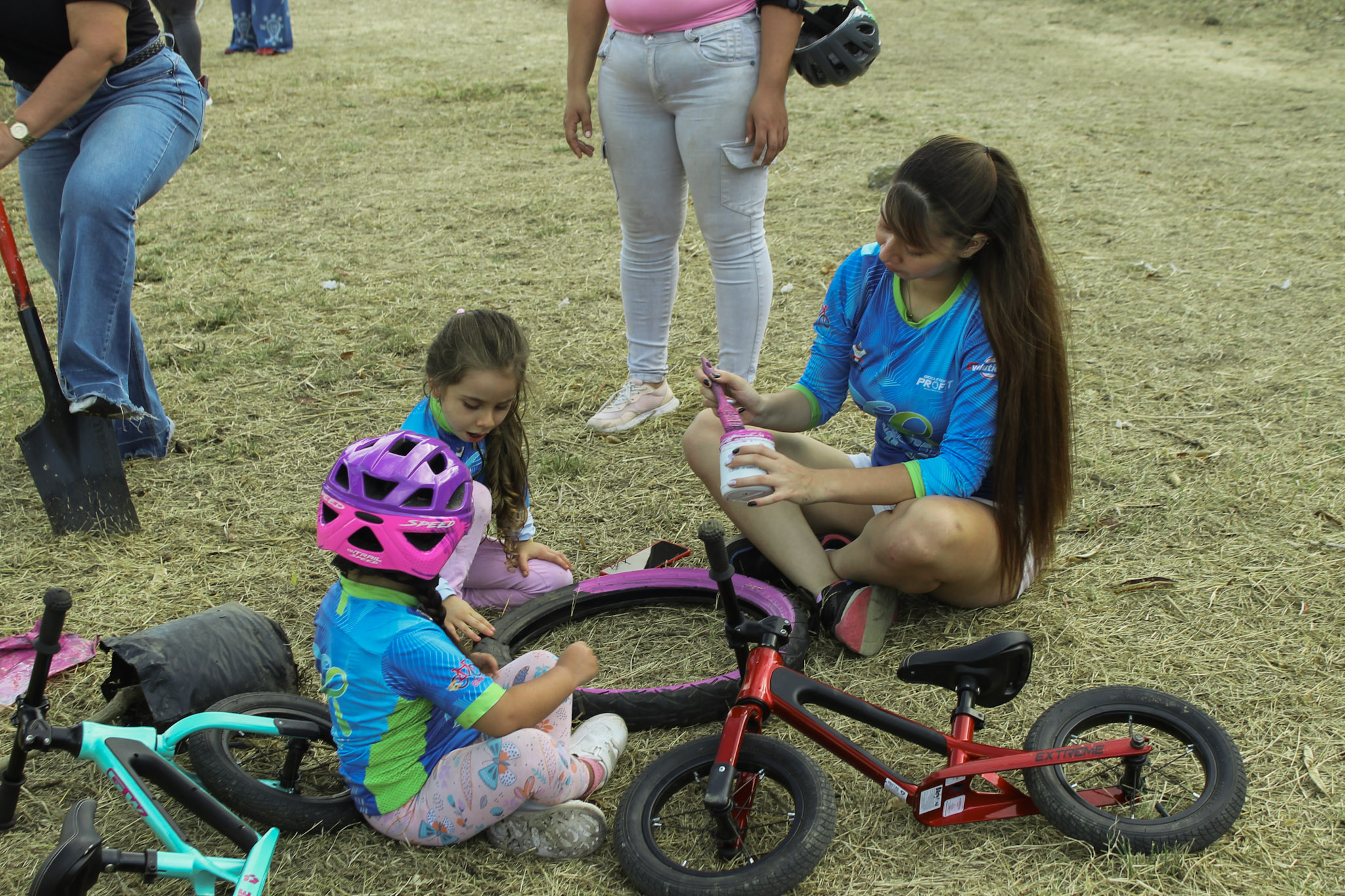 Sembratón en el Pump Track: Trocha y Ruta celebra el Día de la Tierra con 23 árboles — foto 11 de 16